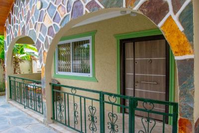 2 Bedroom Fully Furnished House - Property Id: Cc-1006, Cape Coast - Jukwa Road, Mpeasem Ame Zion School, First Speed Ramp, Cape Coast Metropolitan, Central Region, Semi-detached Duplex Short Let