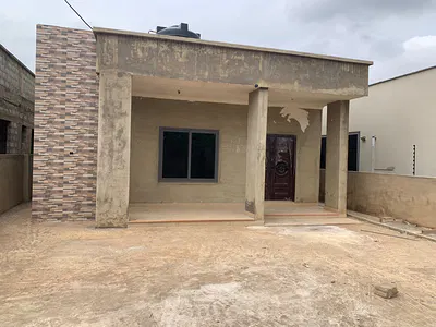 3 Bedrooms House