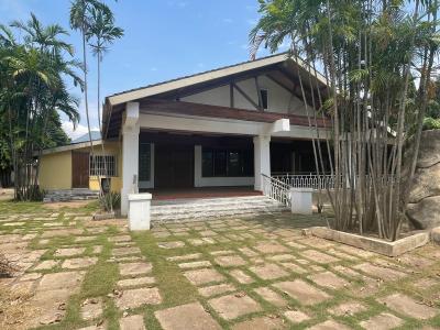 4-bedroom House with Boys Quarters in Dzorwulu, Dzorwulu, Dzorwulu, Accra, Townhouse for Sale