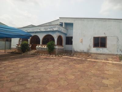 6 Bedrooms, Gyenyase, Near Atonsu, Ayeduase, Kotei, Kumasi Metropolitan, Ashanti, House for Sale