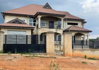 6 Bedrooms, Pakyi, on Santasi Anwiankwanta Road., Kumasi Metropolitan, Ashanti, House for Sale