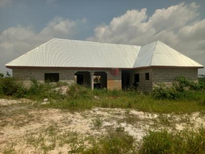 4 Bedrooms   ( Kenyasi Adesina), Kenyasi Adesina, on Kenyasi Abrem Road., Kumasi Metropolitan, Ashanti, House for Sale