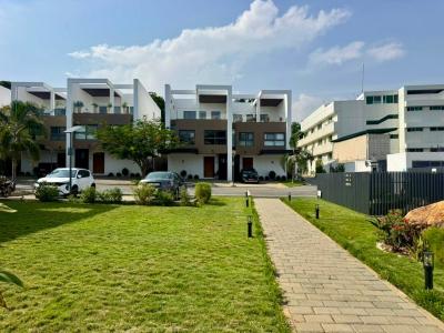 4 Bedroom Townhouse in a Gated Community with Swimming Pool, Cantonments, Accra, Townhouse for Rent