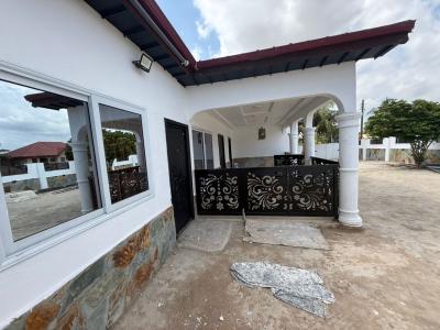5 Bedrooms at  Ablekuma Sonitra, Sonitra, Ablekuma South, Accra Metropolitan, Accra, Detached Bungalow for Rent