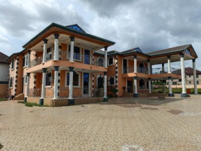 Hotel. ( Operational, on 6 Plots of Land), Adako Jarchie, on Tech Ejisu Road., Kumasi Metropolitan, Ashanti, Hotel / Guest House for Sale