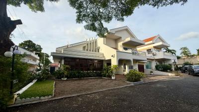 4 Bedroom Townhouse with Staff Quarters in a Gated Community, Cantonments, Accra, Townhouse for Rent