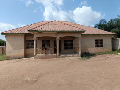 4  Bedrooms, Nwamasi, Near Kenyasi Abrem., Kumasi Metropolitan, Ashanti, House for Sale