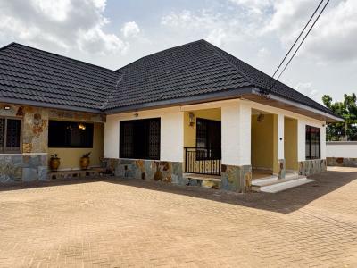 Three Bedroom House, Oyibi, Oyibi, Accra, House for Rent