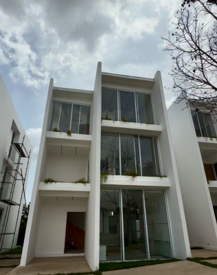 4 Bedroom Townhouse in a Gated Community, West Airport, Airport Residential Area, Accra, Townhouse for Rent