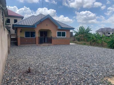 3 Bedrooms Old House, Ayimensah, Oyarifa, La Nkwantanang Madina Municipal, Accra, Detached Duplex for Sale