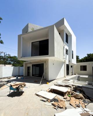 4 Bedroom House with Boys Quarters at Labone, Labone, Accra Metropolitan, Accra, House for Sale