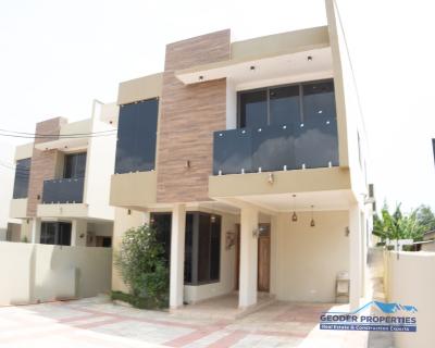 21st Century Townhouse with Sleek Architectural Lines and Extra Spac, 16 Road, Lashibi, Tema West Municipal District, Accra, Townhouse for Sale