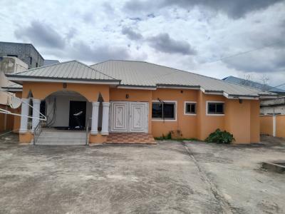 5 Bedrooms House Located at Lakeside Estate Botwe The Police Station., Lakeside, Ashaley Botwe, Adenta Municipal, Accra, Detached Duplex for Sale