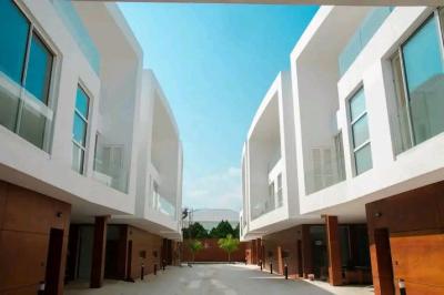 Luxury 4-Bedroom Smart Home+bq