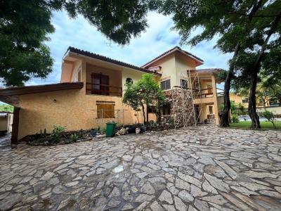 Executive 4 Bedrooms House with Boys Quarters and Swimming Pool