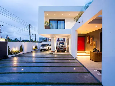 5 Bedrooms House with Pool