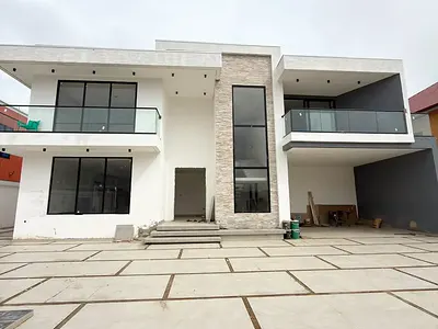 Executive 4 Bedrooms