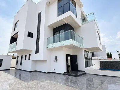 Newly Built 4 Bedroom House with Boys Quarters and Pool — East Legon, Accra Metropolitan, Accra