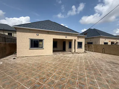 3-Bedroom House -- Ablekuma Odumase