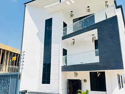 Newly Built 5 Bedroom House