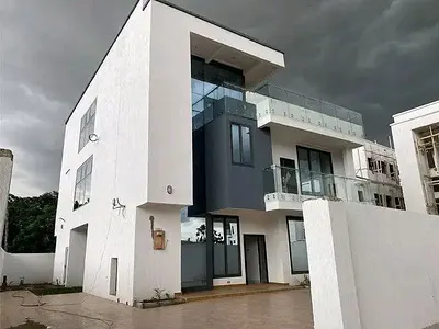 Modern5-Bedroom Townhome for Sale@ Roman Ridge