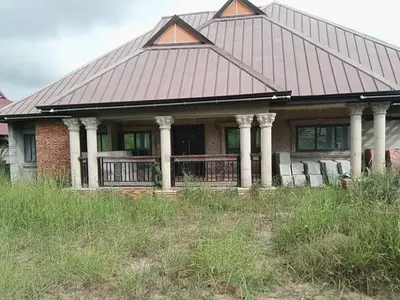 4 Bedrooms