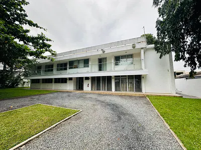 Executive Unfurnished 5 Bedroom
