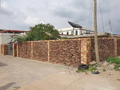 6 Bedrooms at Dzorwulu on 1 & Half Plot