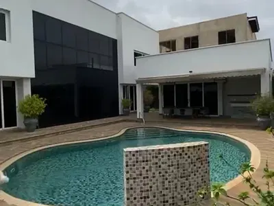 Luxury 4 Bedroom Stand-Alone House with Swimming Pool & 3 Bedroom Boys Quater