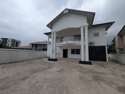 5 Bedrooms