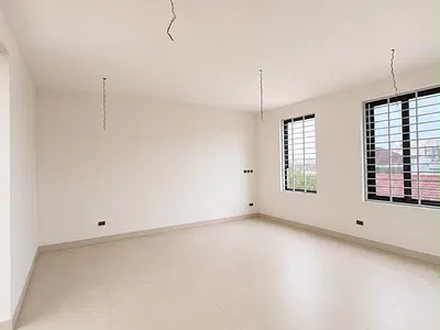 Luxury 8 Bedroom Mansion with Swimming Pool, Home Cinema & Rooftop Ter
