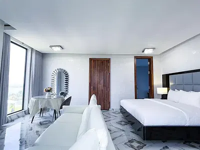 A Luxury Double Bedroom with Stunning Bridge & Lake Views — Akosombo Bridge Enclave, Asuogyaman, Eastern Region