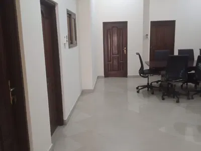 28 SQM Executive Ensuite Offices to Let - Pay Quarterly