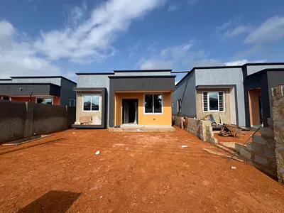 3 Bedrooms House