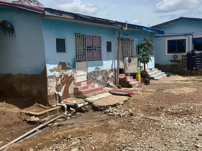 4 Apartments on Half Plot
