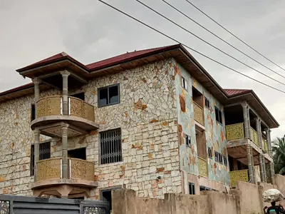 25 Bedrooms Hotel/ House