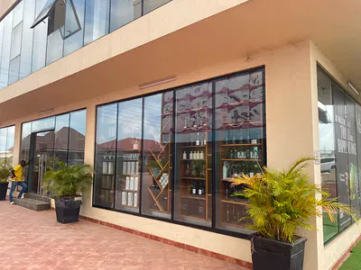 Spacious Premium Double Shop