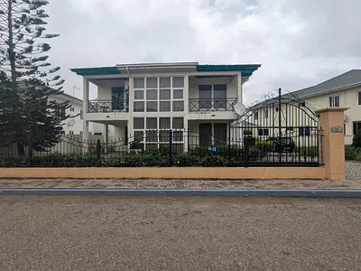 4 Bedroom Townhouse