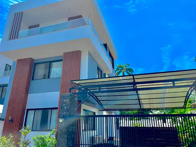 Executive 4 Bedroom Penthouse Townhouse