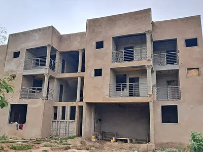 37 Bedrooms Hotel / Guest House