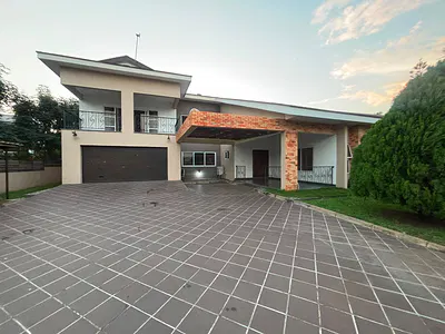 Executive 4 Bedrooms House