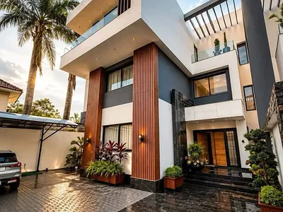 Luxurious Fully Furnished 5 Bedrooms