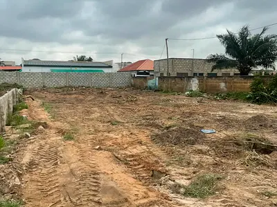 Executive Plot Land