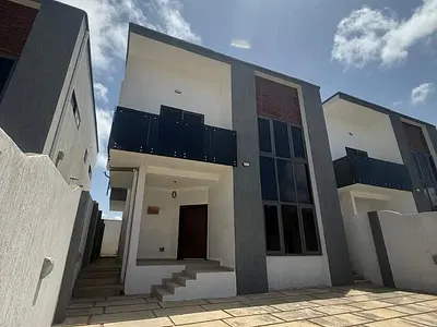 Modern 3-Bedroom Detached Duplex