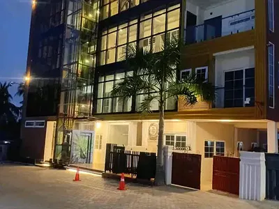 Spacious Neat 2 Bedroom Apartment