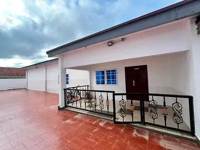 Spacious 2-Bedroom Detached Burgalow House
