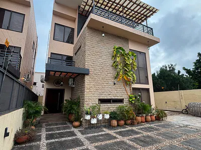 Executive Newly Built 5 Bedrooms House with Swimming Pool