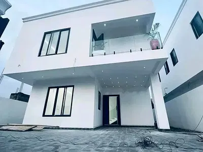 Modern 3-Bedroom Detached Duplex House