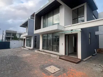 Executive 3-Bedroom Townhouse