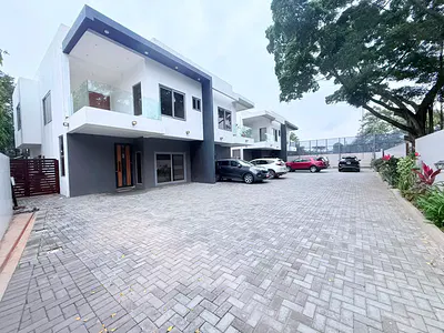 Executive Unfurnished 3 Bedrooms